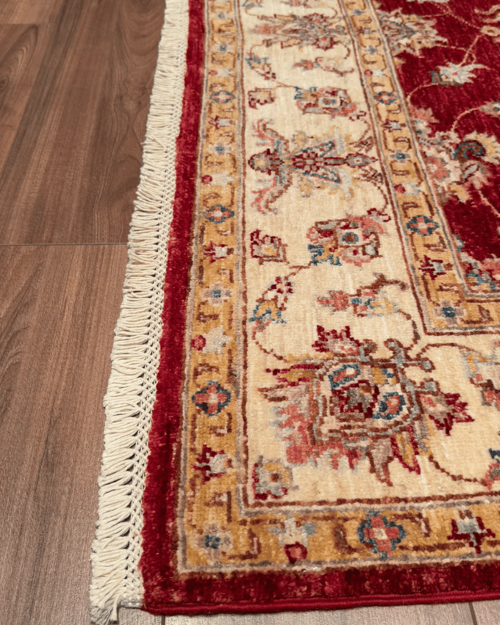 Ushak Hand-Knotted Wool Rug 5' x 7'