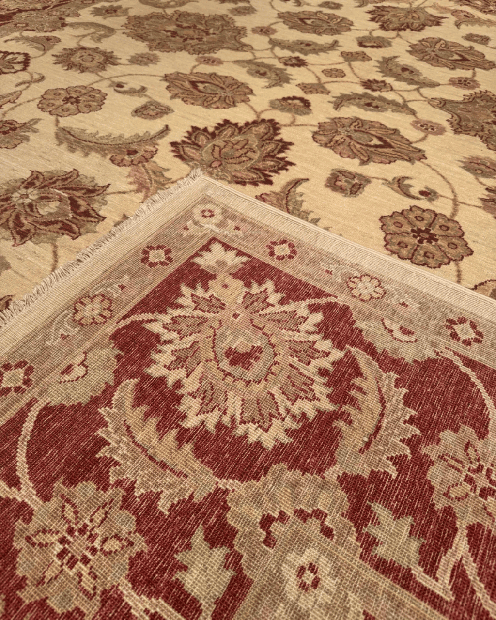 Ushak Hand-Knotted Wool Rug 8' x 11'