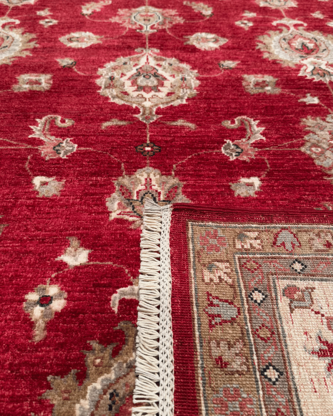 Ushak Hand-Knotted Wool Rug 7' x 10'
