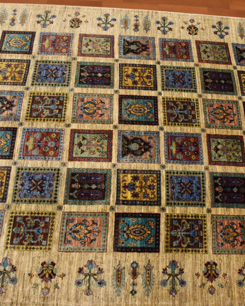 Sultani Hand-Knotted Wool Rug 5' 54" x 8'