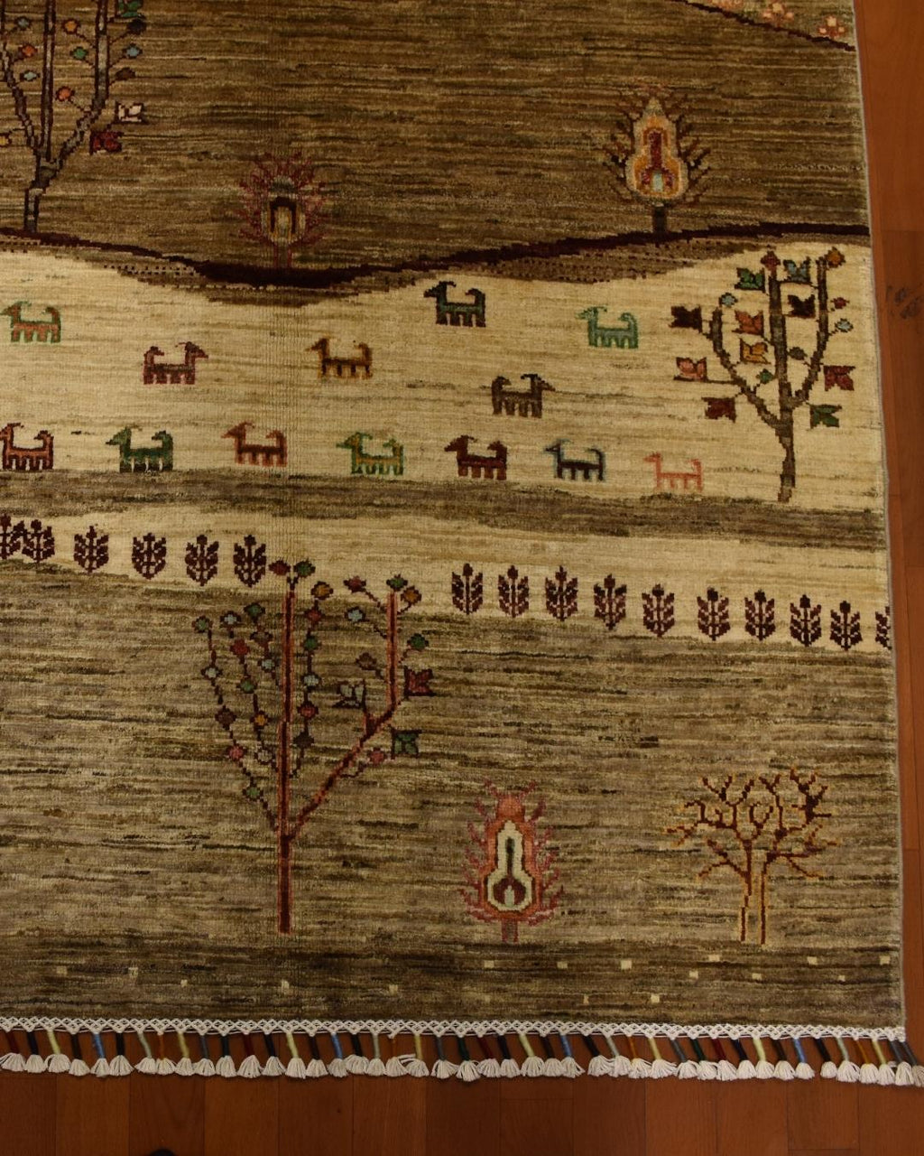 Sultani Hand-Knotted Wool Rug 5' x 8'