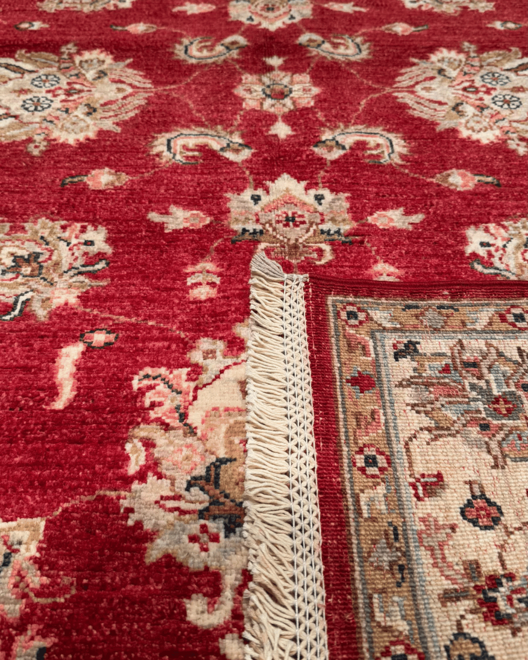 Ushak Hand-Knotted Wool Rug 4' x 6'