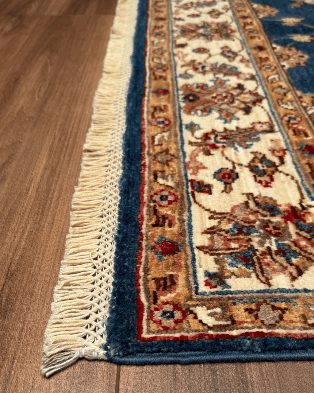 Ushak Hand-Knotted Wool Rug 4' x 6'