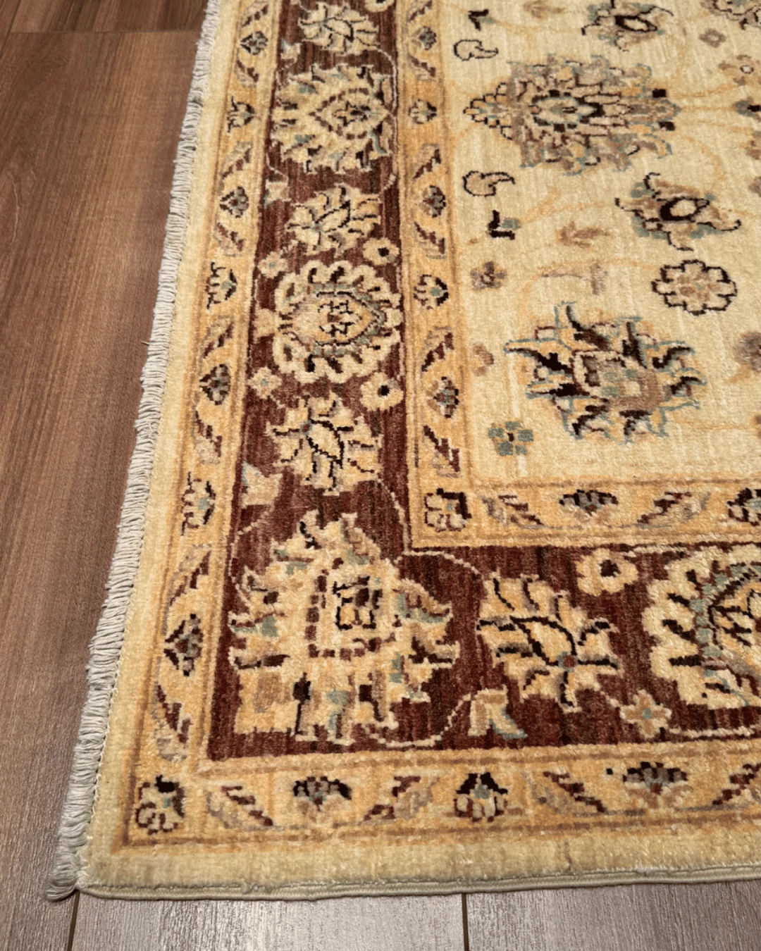 Ushak Hand-Knotted Wool Rug 4' x 6'