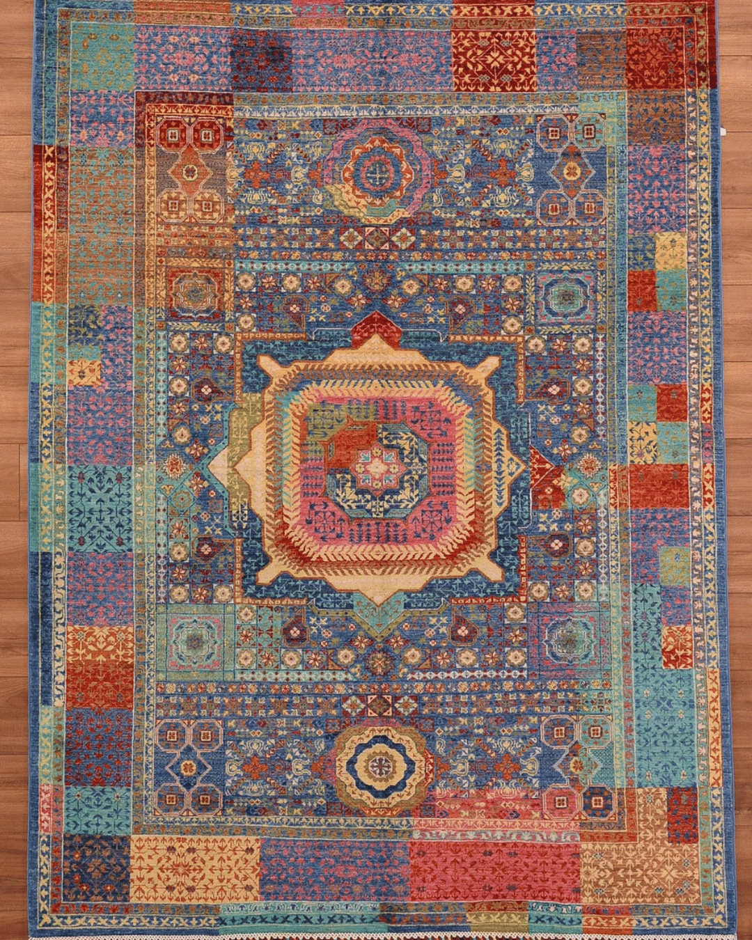 Mamluk Hand-Knotted Wool Rug 5' 7" x 7' 7"