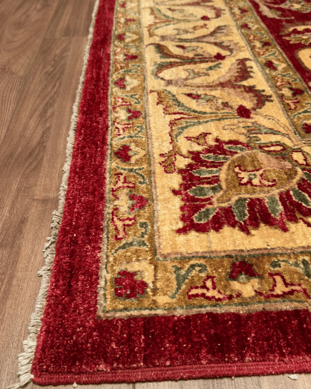 Ushak Hand-Knotted Wool Rug 7' x 10'