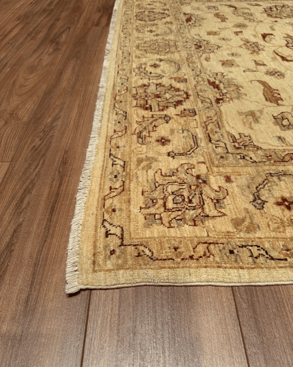 Ushak Hand-Knotted Wool Rug 6' x 8'