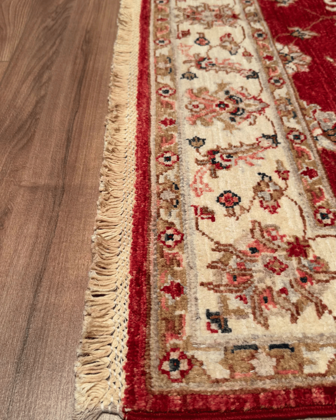 Ushak Hand-Knotted Wool Rug 4' x 6'