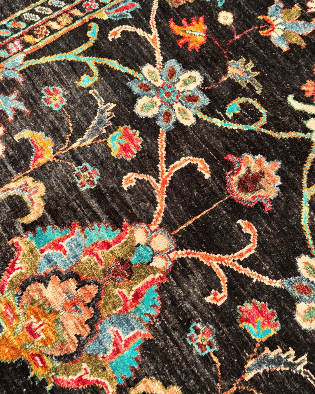 Sultani Hand-Knotted Wool Rug 4' x 6'