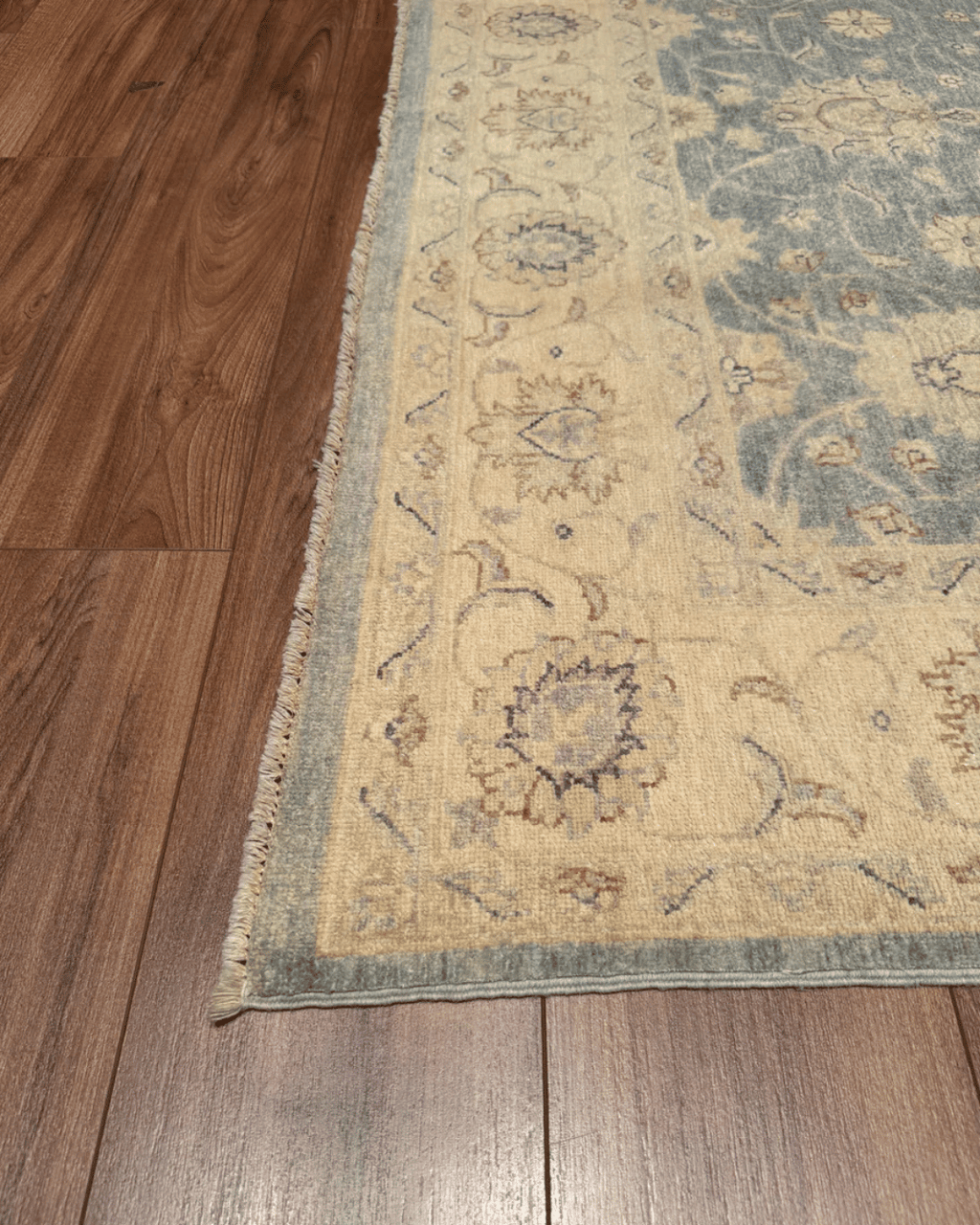 Ushak Hand-Knotted Wool Rug 6' x 8'