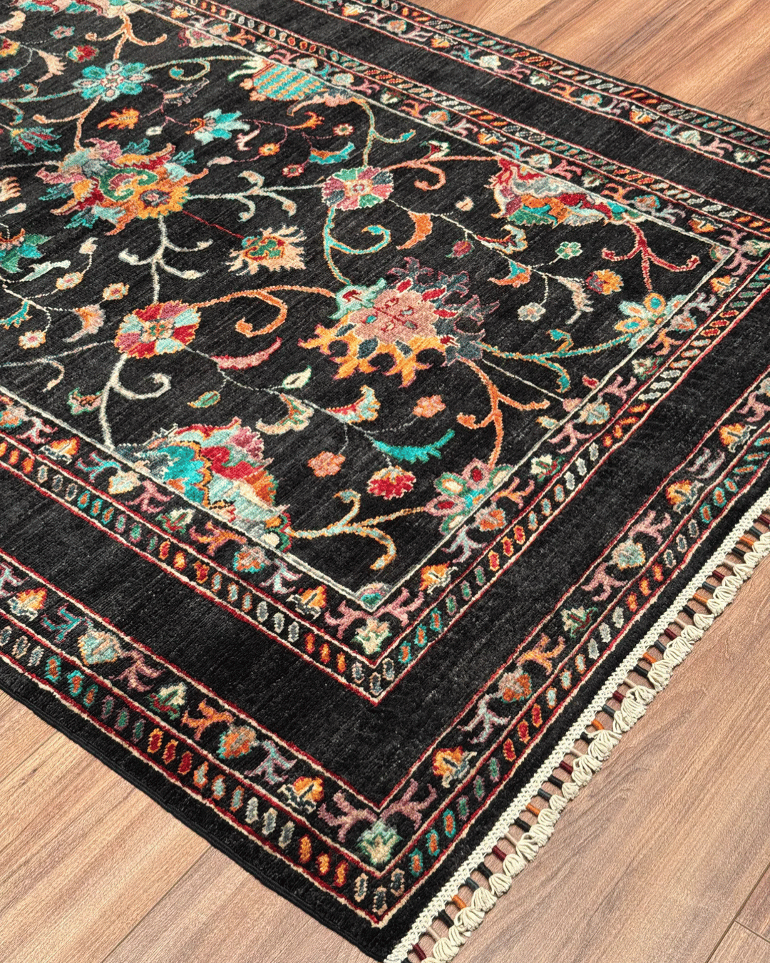 Sultani Hand-Knotted Wool Rug 4' 1" x 6'