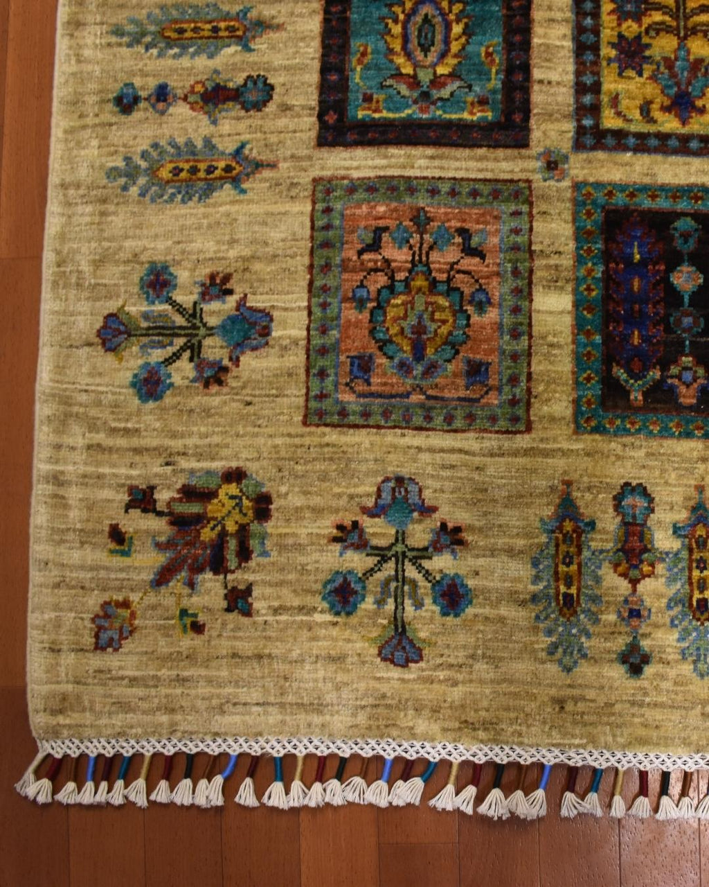 Sultani Hand-Knotted Wool Rug 5' 54" x 8'