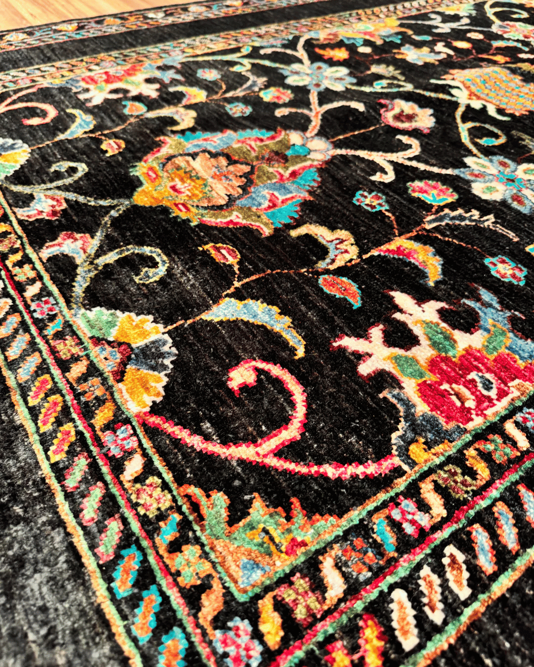 Sultani Hand-Knotted Wool Rug 4' x 6'