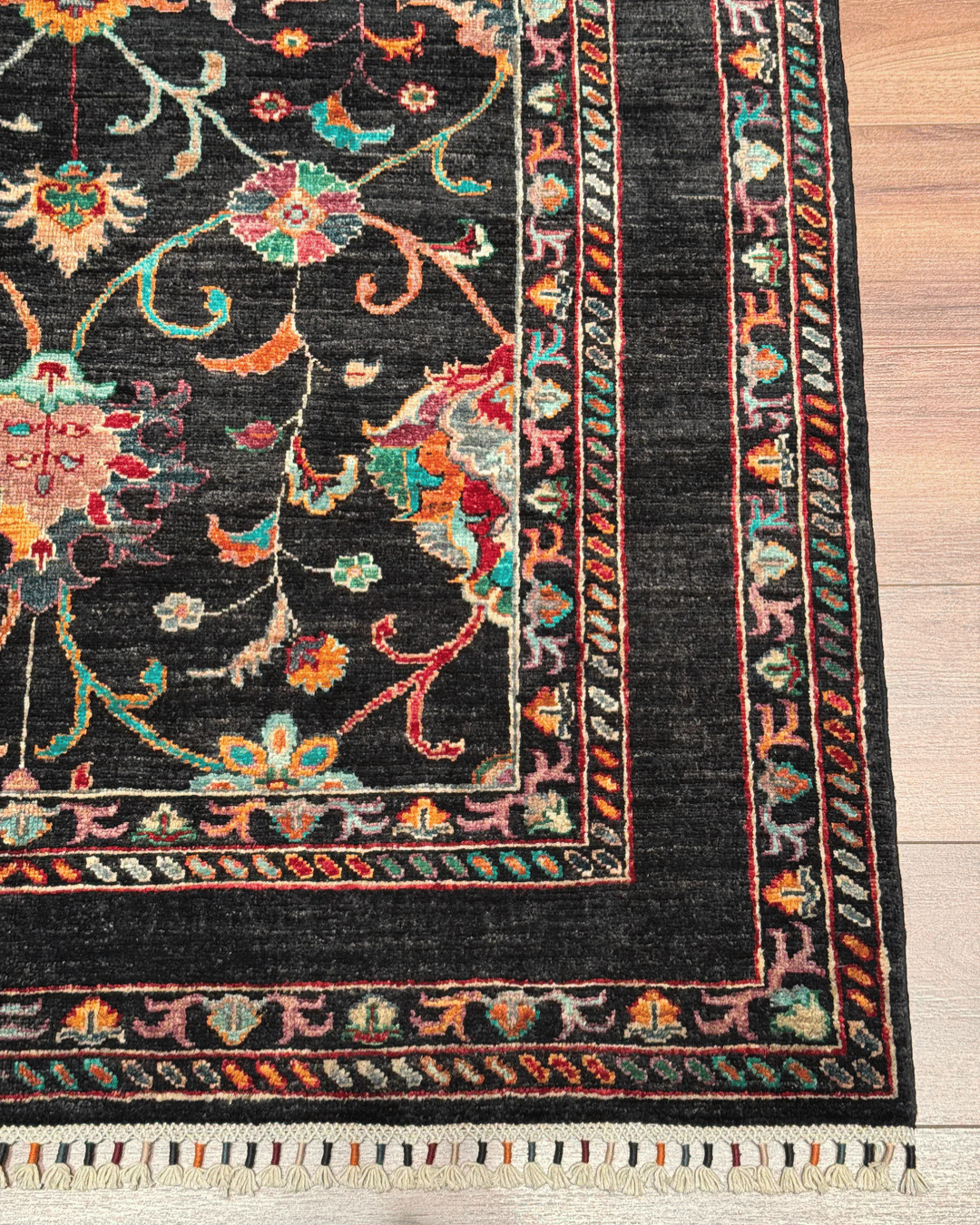 Sultani Hand-Knotted Wool Rug 4' 1" x 6'