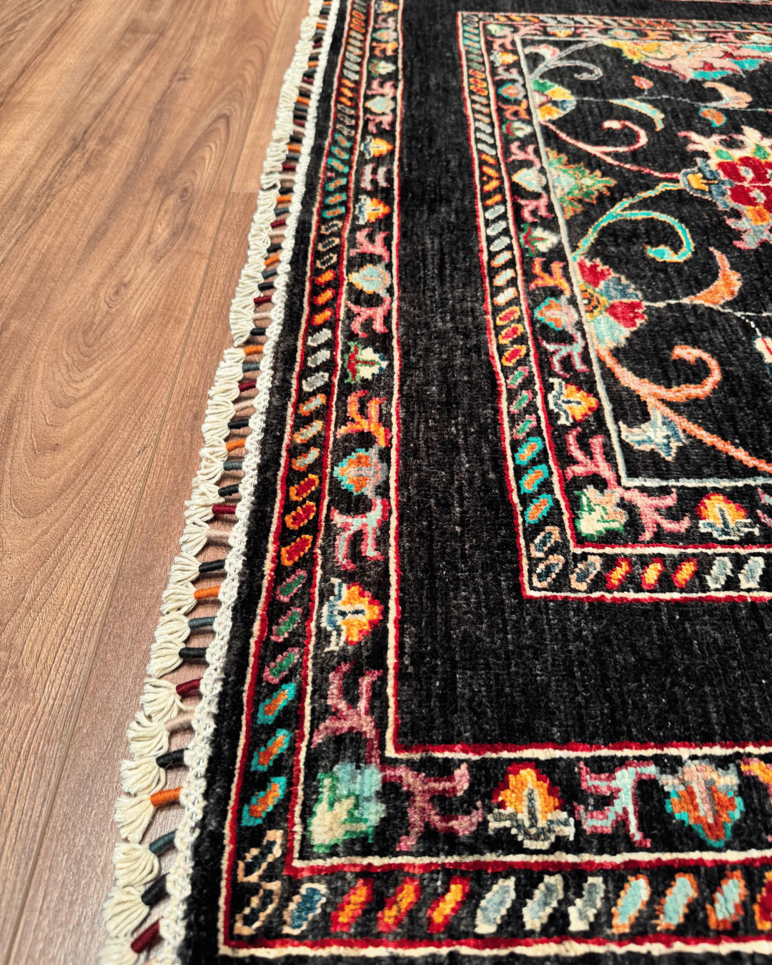 Sultani Hand-Knotted Wool Rug 4' 1" x 6'